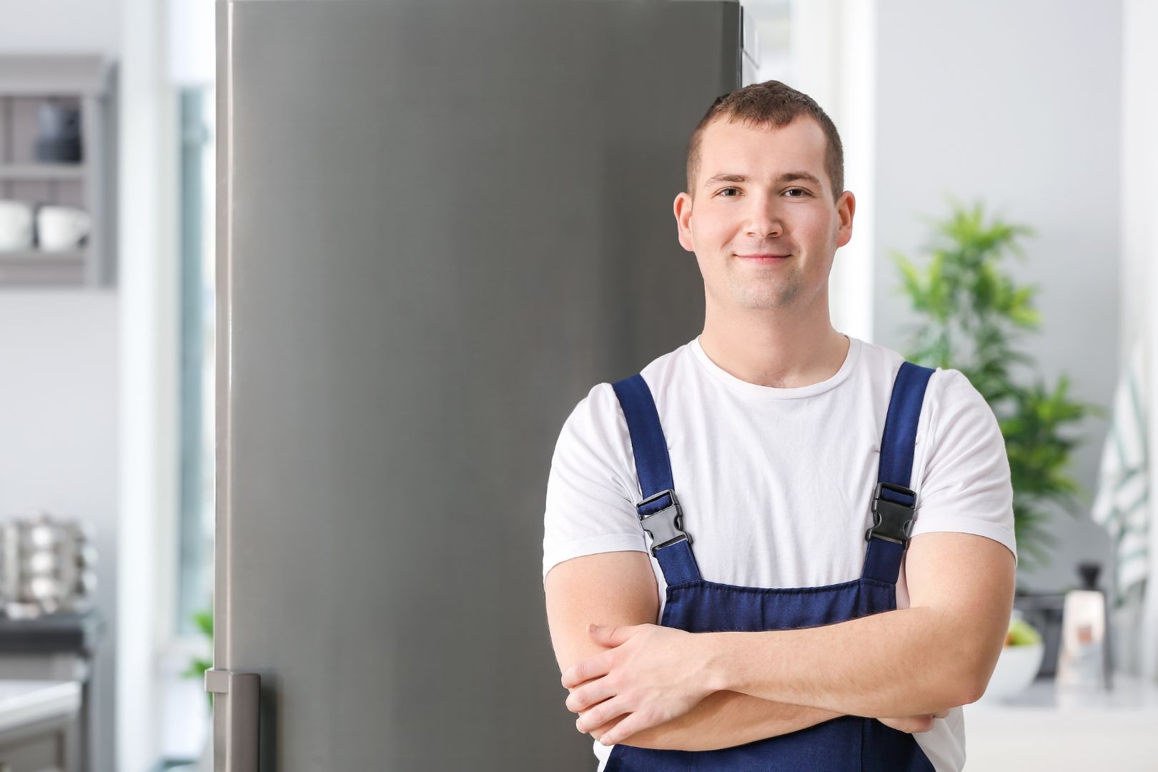 Geladeira Fazendo Gelo no Fundo Como Consertar de Forma Eficiente