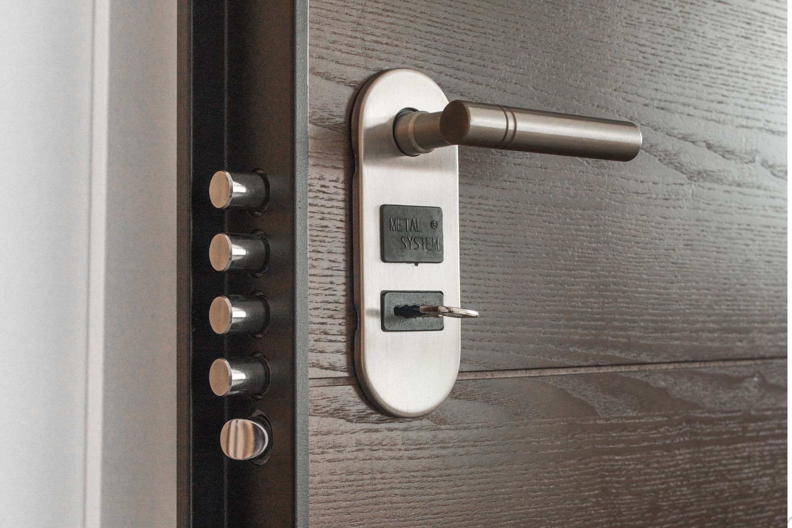 Como desbloquear portas travadas por acidente