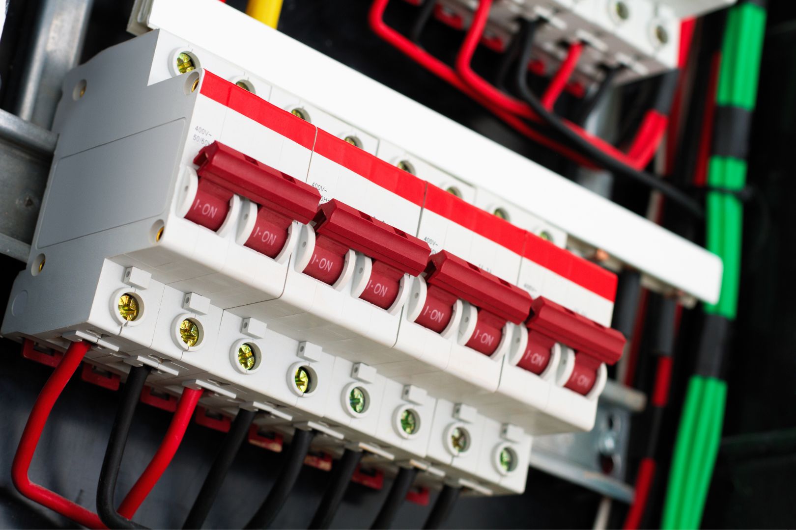 disjuntor desarmando toda hora