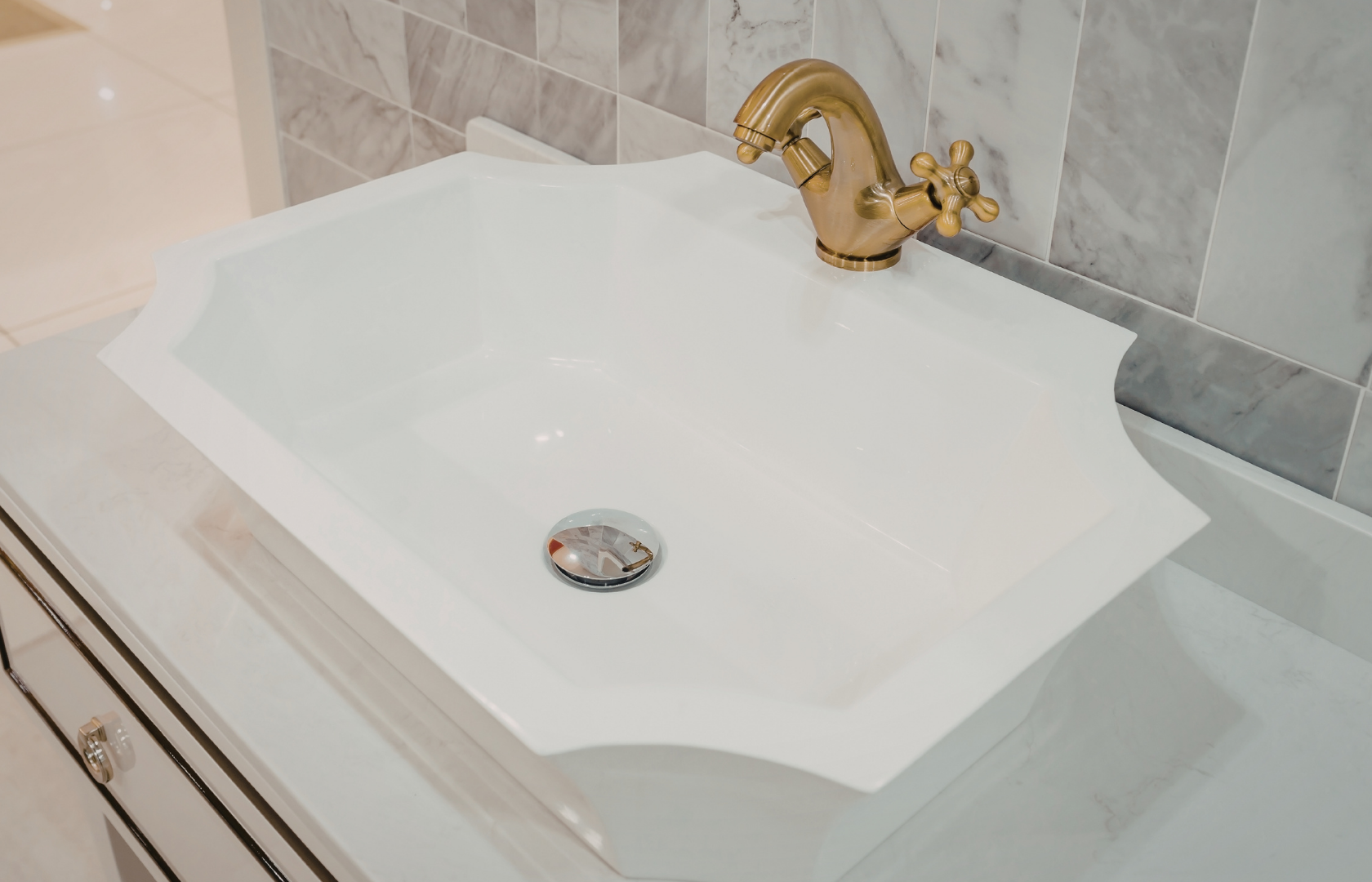 Como desentupir pia da cozinha passo a passo